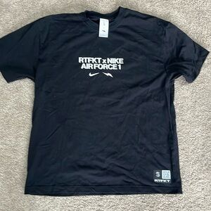 Men’s Nike x RTFKT Clone X Shirt Medium
